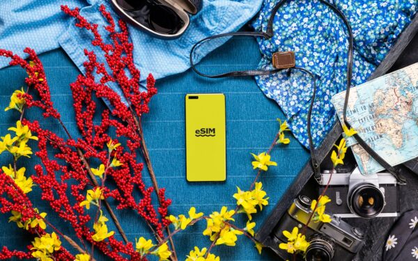Compact tech for stress free trips: choosing chargers, power banks and travel accessories