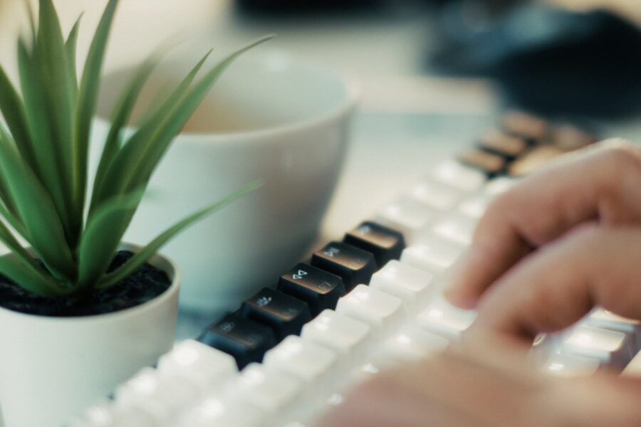 Mechanical keyboard close desk