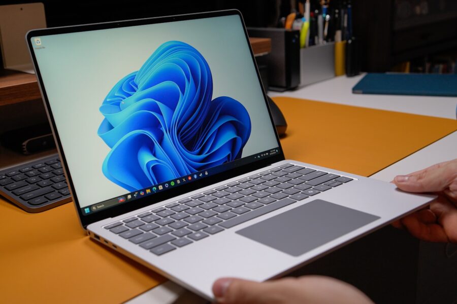 Windows laptop desk keyboard screen