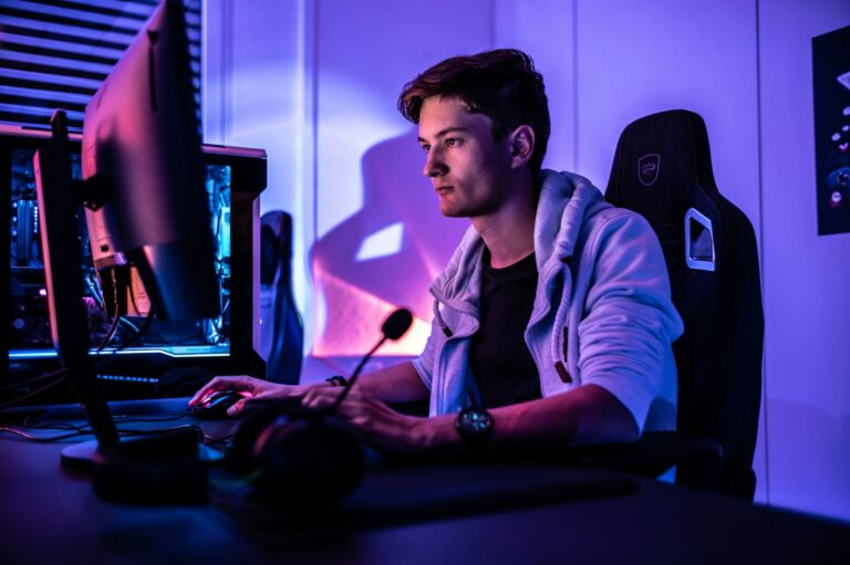 Streamer talking chat playing game streaming software obs