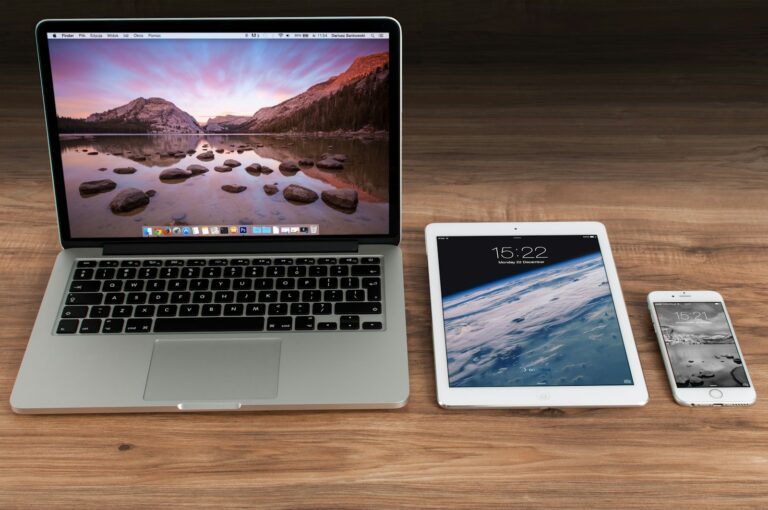 Smartphone tablet laptop file sync
