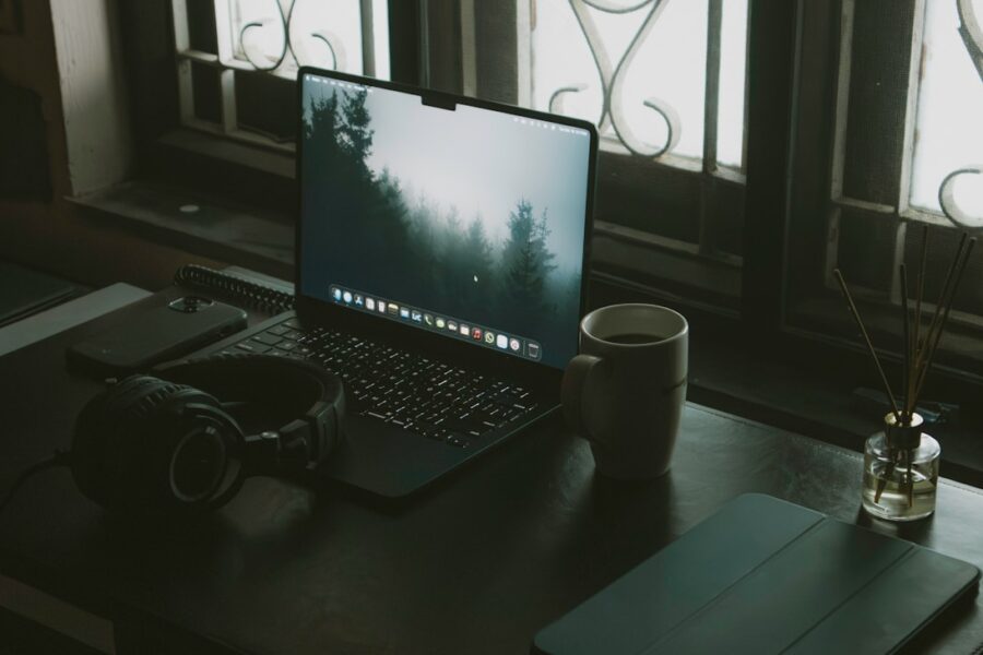 Macbook finder window desk workspace