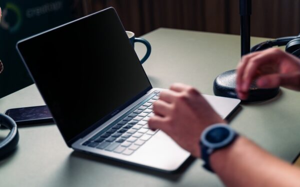 Modern screenshot and screen recording tools that make explanations clearer