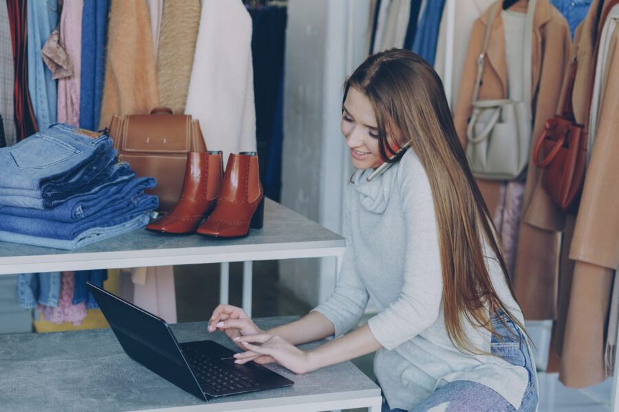 Online shopping laptop clothing product photos