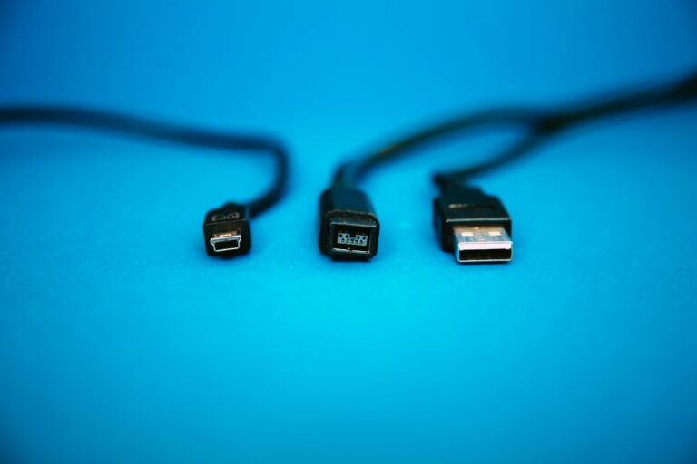 Usb-c hub close ports cables
