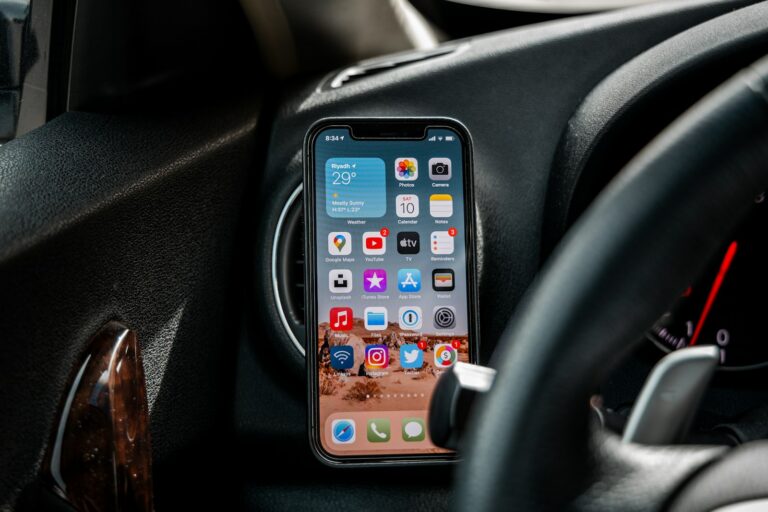 Car wireless charging mount dashboard wireless charging pad