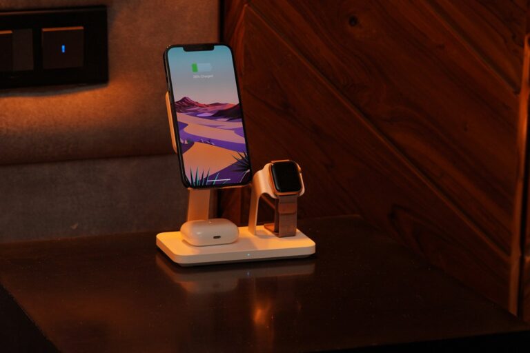 Wireless charging stand nightstand multi device wireless charger