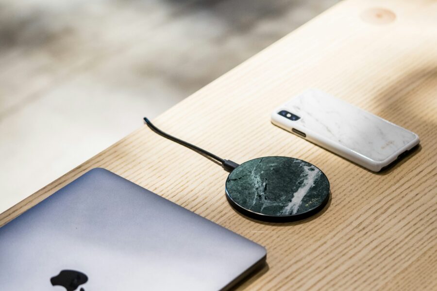 Wireless charging pad smartphone desk