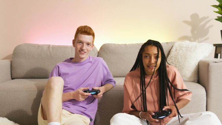 Friends couch co-op