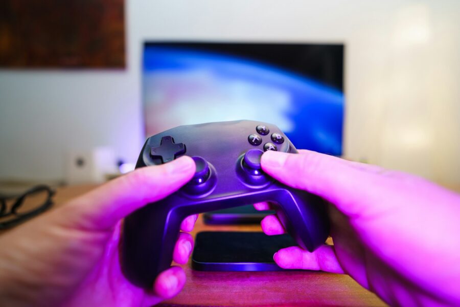 Gaming controller living