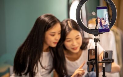 How e‑commerce “live shopping” is evolving from flash trend to everyday retail channel