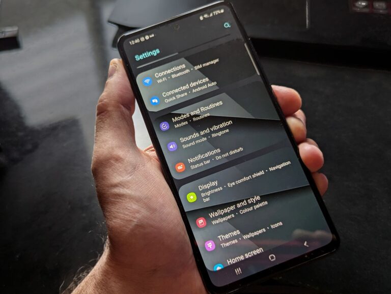 Dual sim smartphone
