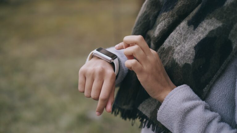 Fitness tracker smartwatch
