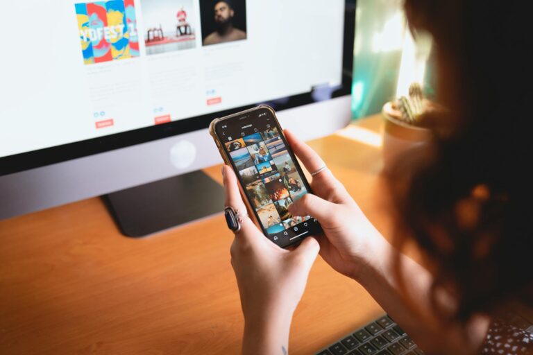 Person using foldable phone split screen desk