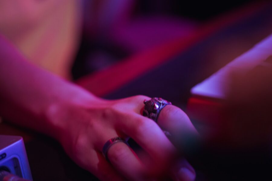 Smart ring finger