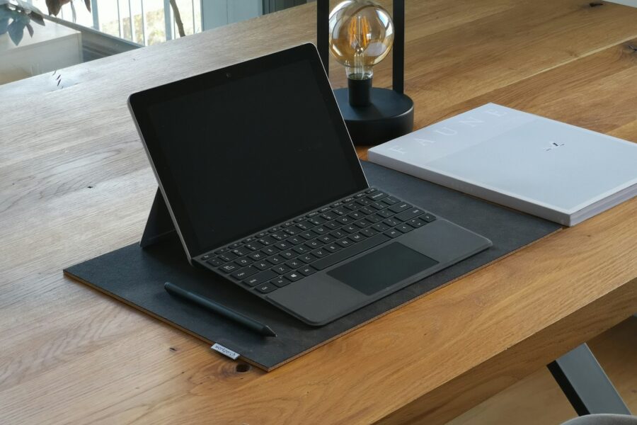 Laptop tablet hybrid
