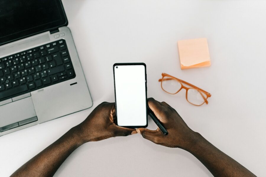Budget smartphone desk