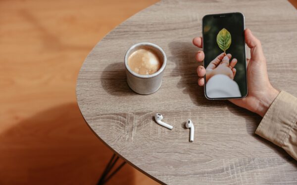 How to choose the right wireless earbuds for everyday use in 2026