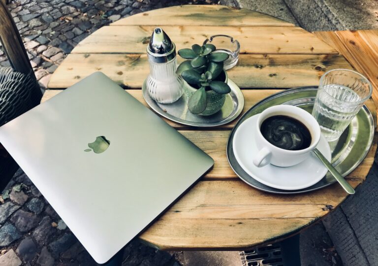 Laptop table coffee
