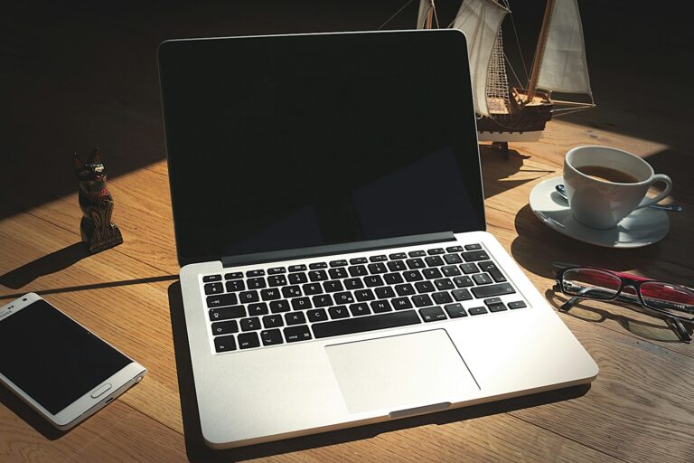 Laptop screen data