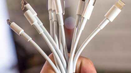 How to safely transfer data to a new mobile device without losing anything