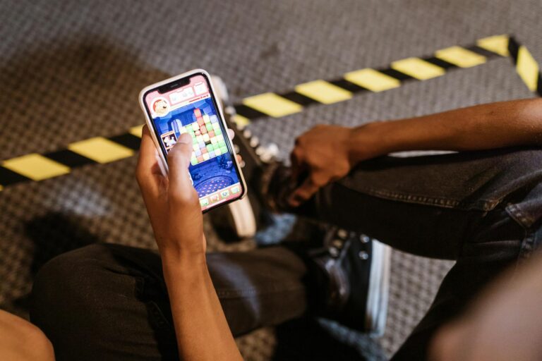 Mobile game friends