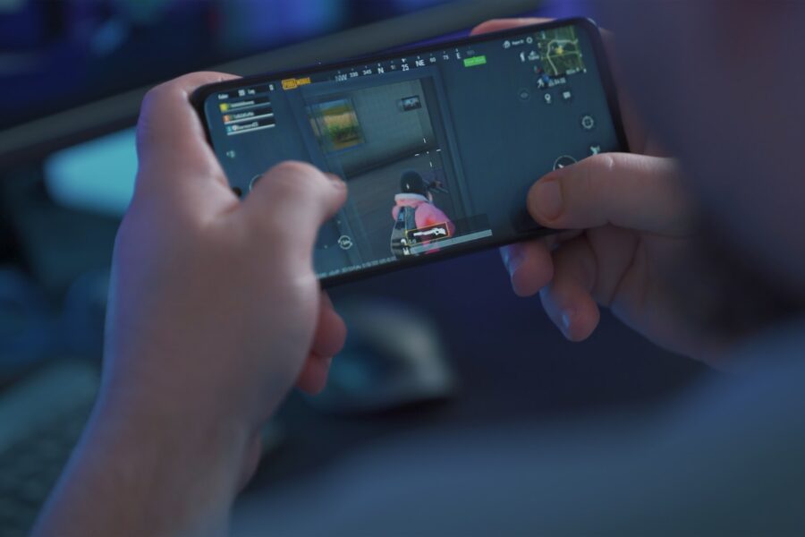 Mobile gaming hands