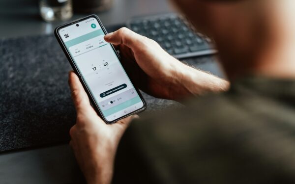 How ultra-wideband on mobile is quietly changing how devices find each other