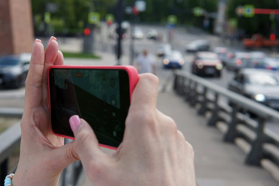Smartphone screen messaging