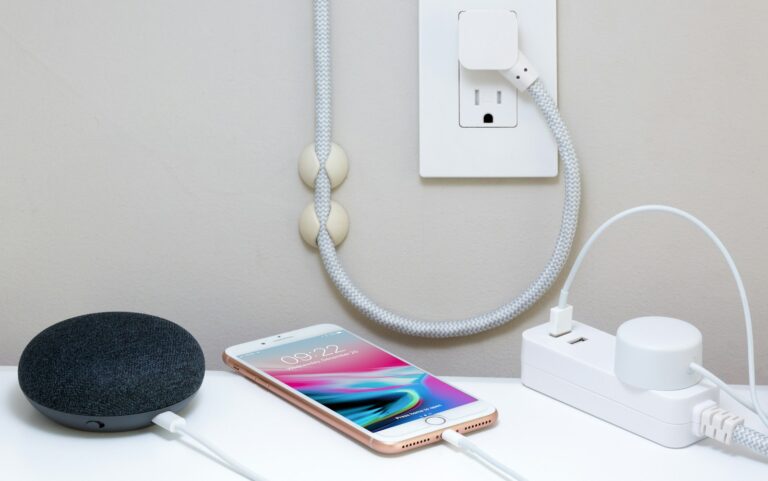 Smart plug wall