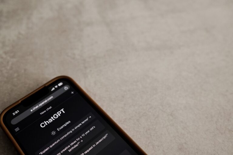 Smartphone encrypted chat