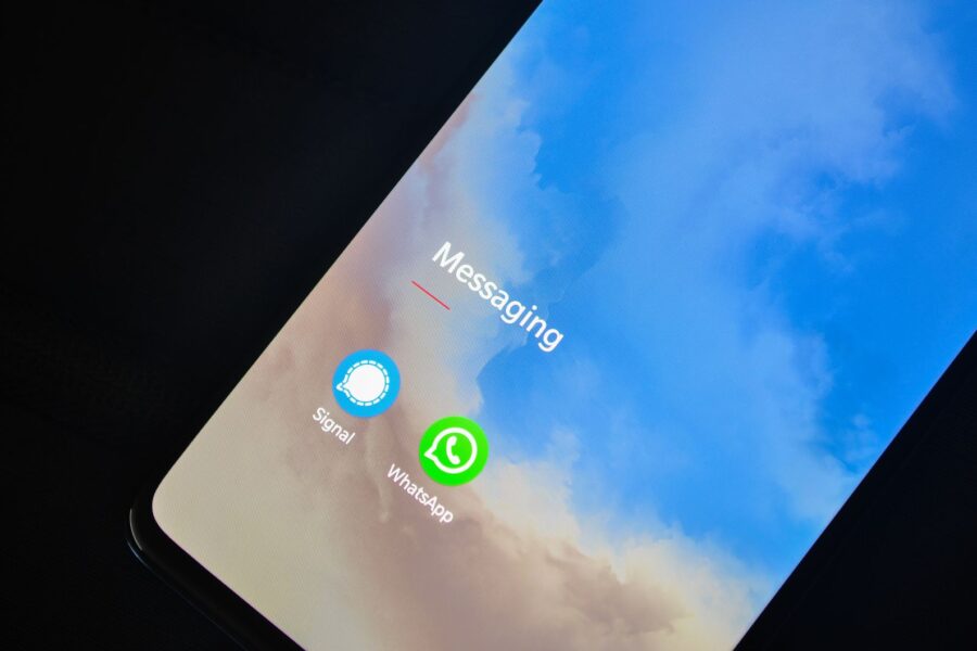 Smartphone encrypted chat