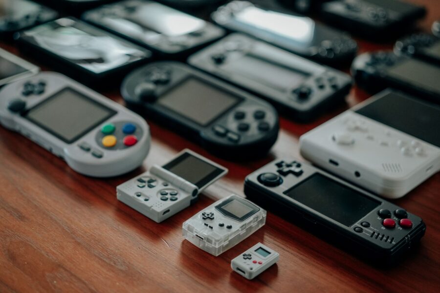 Retro gaming handheld
