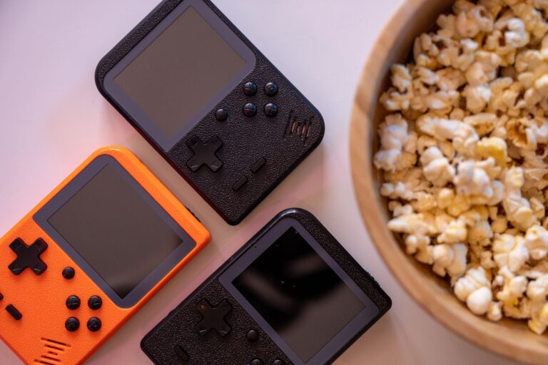 Retro gaming handheld