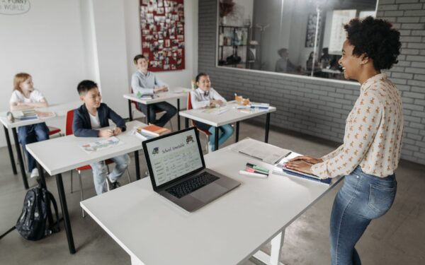 AI for teachers: practical ways to use artificial intelligence in the classroom without losing the human touch