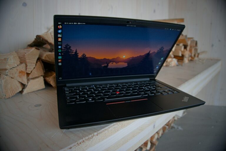Laptop desk linux