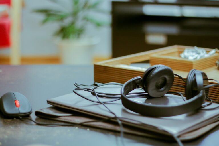 Home desk microphone