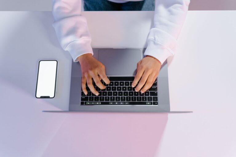 Person using vpn