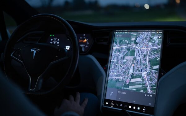 Global carmakers race into smart dashboards as tablets move from laps to dashboards