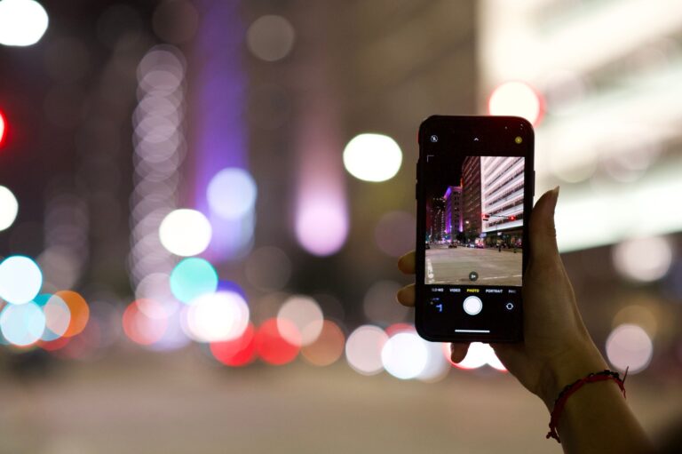 Smartphone camera close