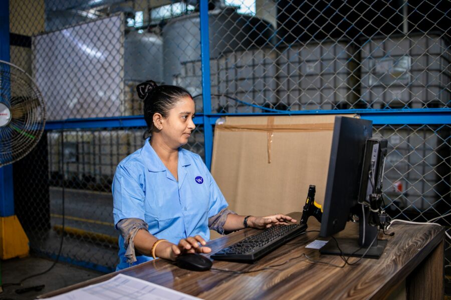 Warehouse workers computer