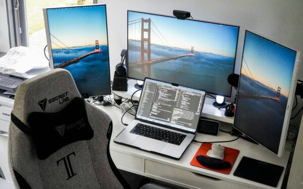 How portable monitors quietly turn laptops into flexible dual‑screen workstations