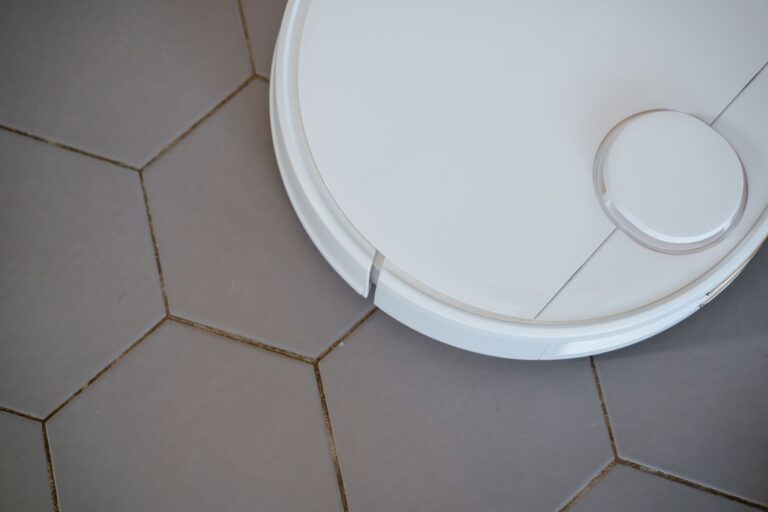 Robot mop cleaning