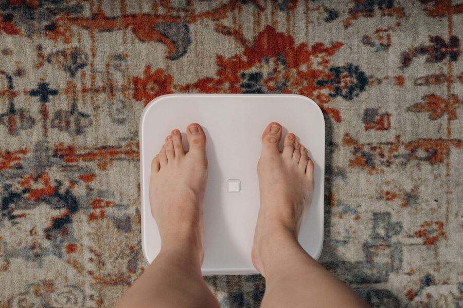 Smart bathroom scale