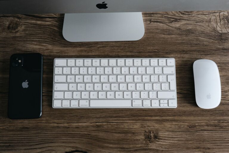 Smart keyboard touchpad