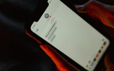 How to handle fake delivery messages without losing money or data