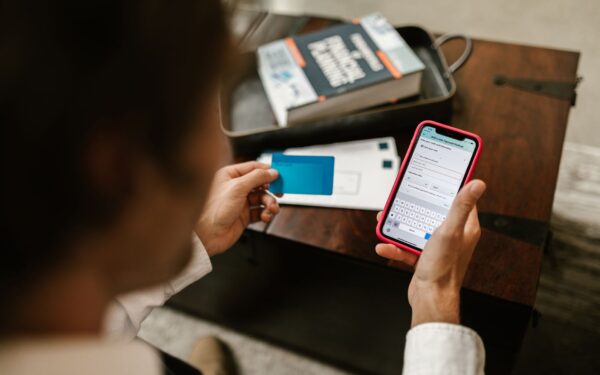 How to make mobile banking safer with a few realistic everyday habits