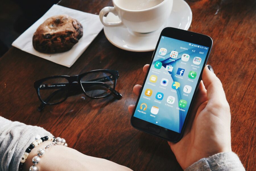 Smartphone setup hands