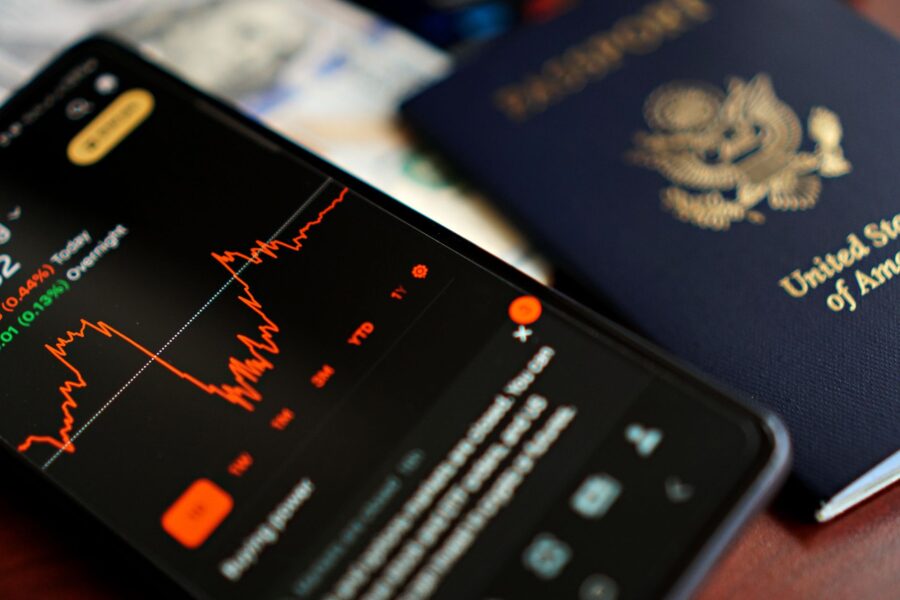 Smartphone travel budgeting
